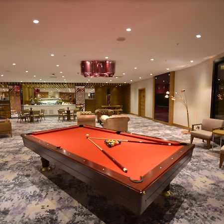 Crowne Plaza Florya Istanbul By Ihg Ξενοδοχείο Εξωτερικό φωτογραφία The Pool Table at the 10th floor