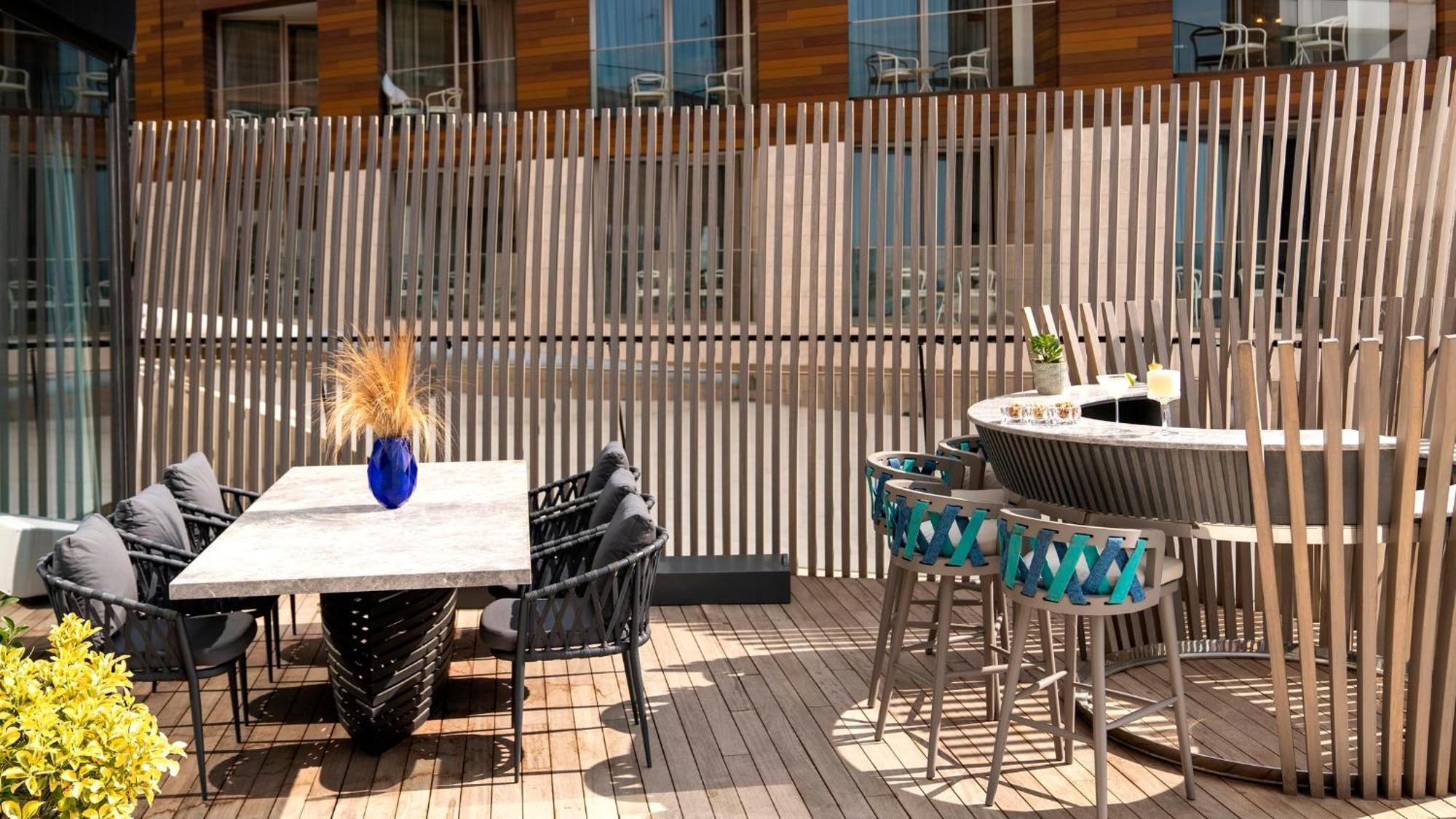 Crowne Plaza Florya Istanbul By Ihg Ξενοδοχείο Εξωτερικό φωτογραφία The Sky Bar