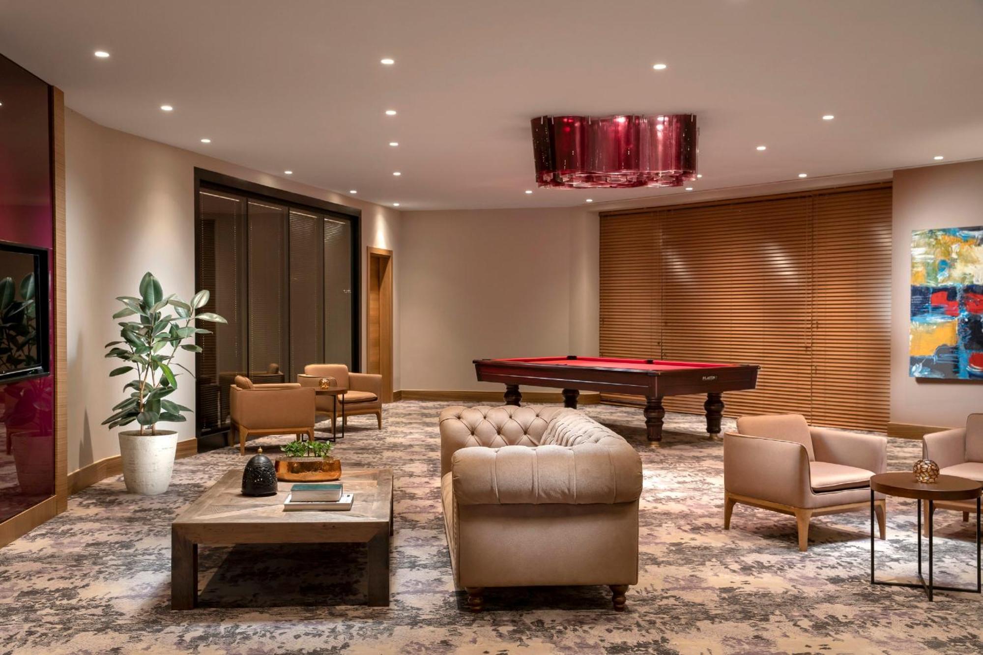 Crowne Plaza Florya Istanbul By Ihg Ξενοδοχείο Εξωτερικό φωτογραφία The Club Lounge at the Conrad Hong Kong